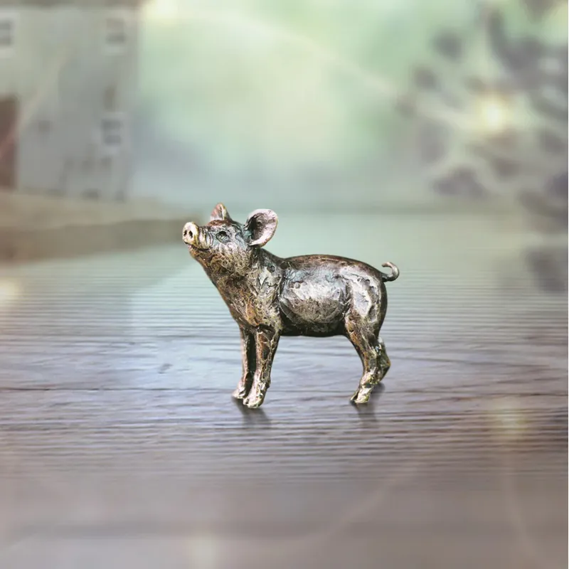 Butler and Peach Pig Bronze Miniature-1