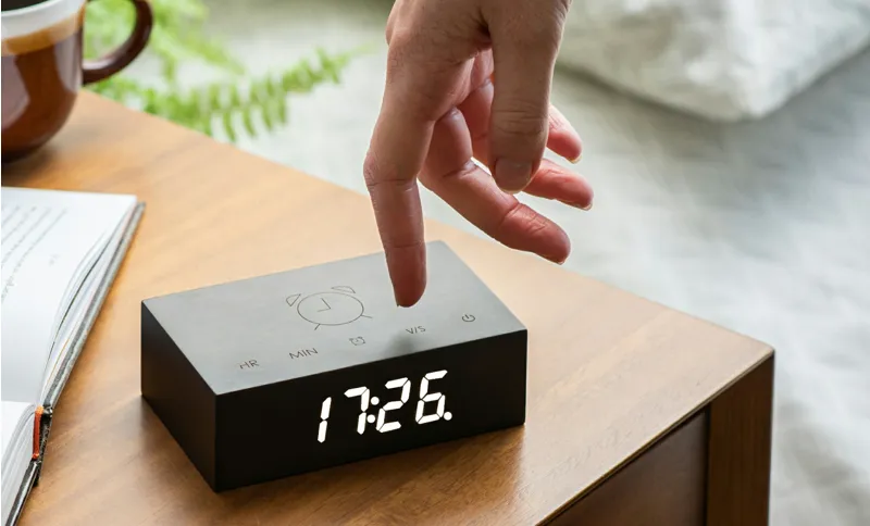 Gingko Flip Click Clock Black-1