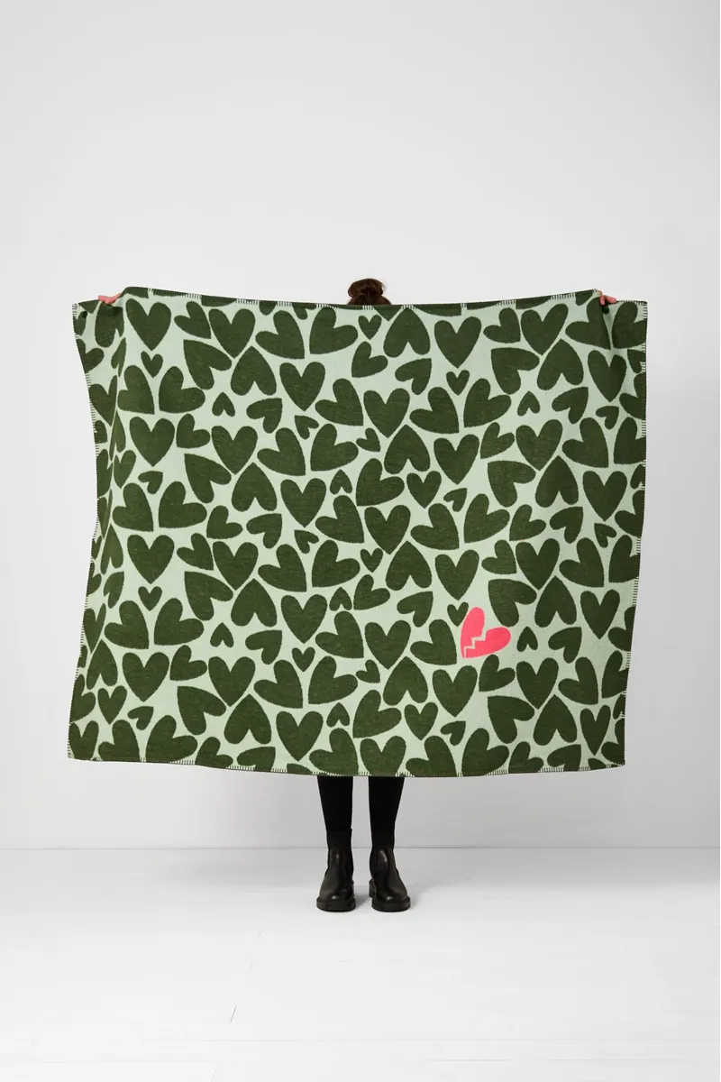 Northern Woven Heartbreaker Standard Throw - Olive Green