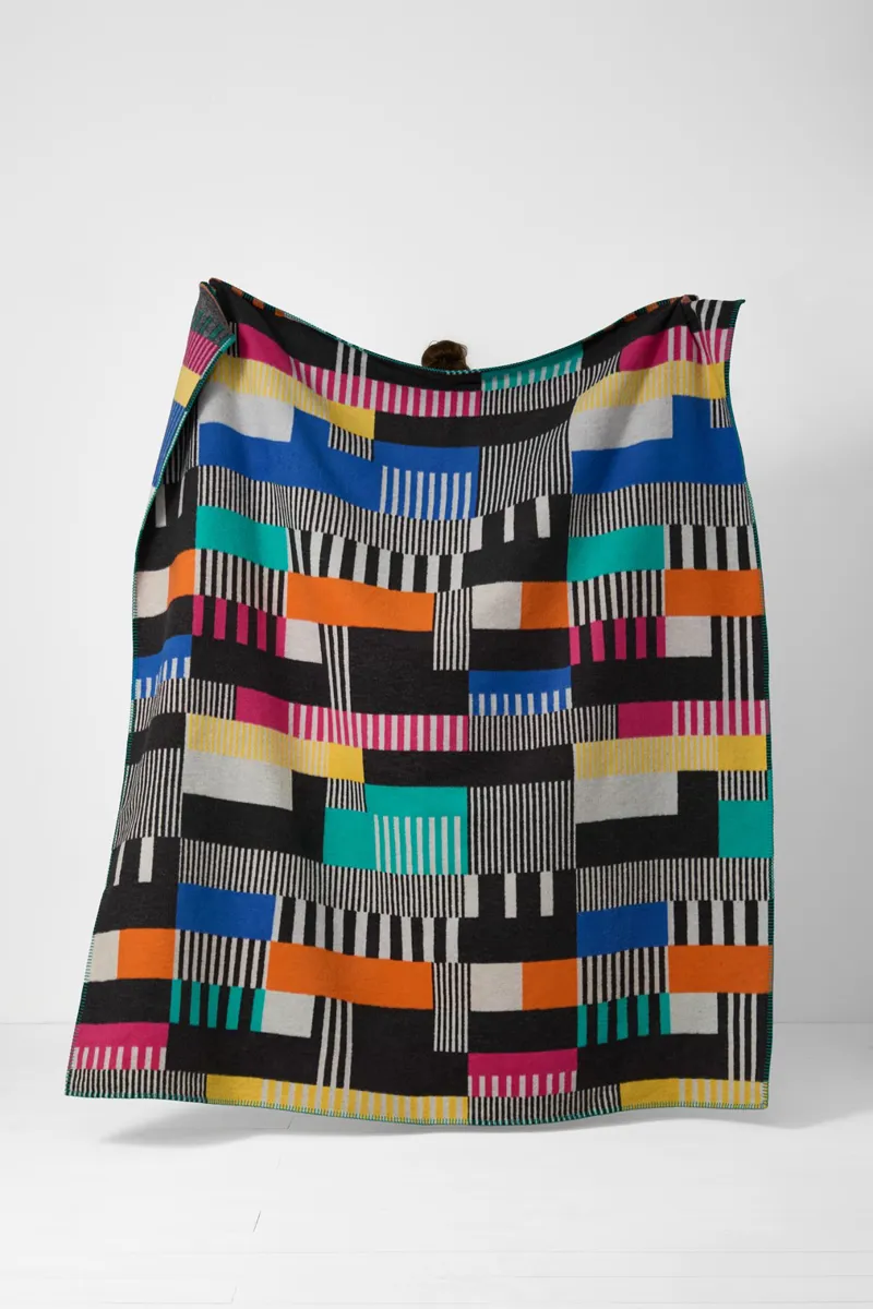 Northern Woven Static Large Throw - Rave