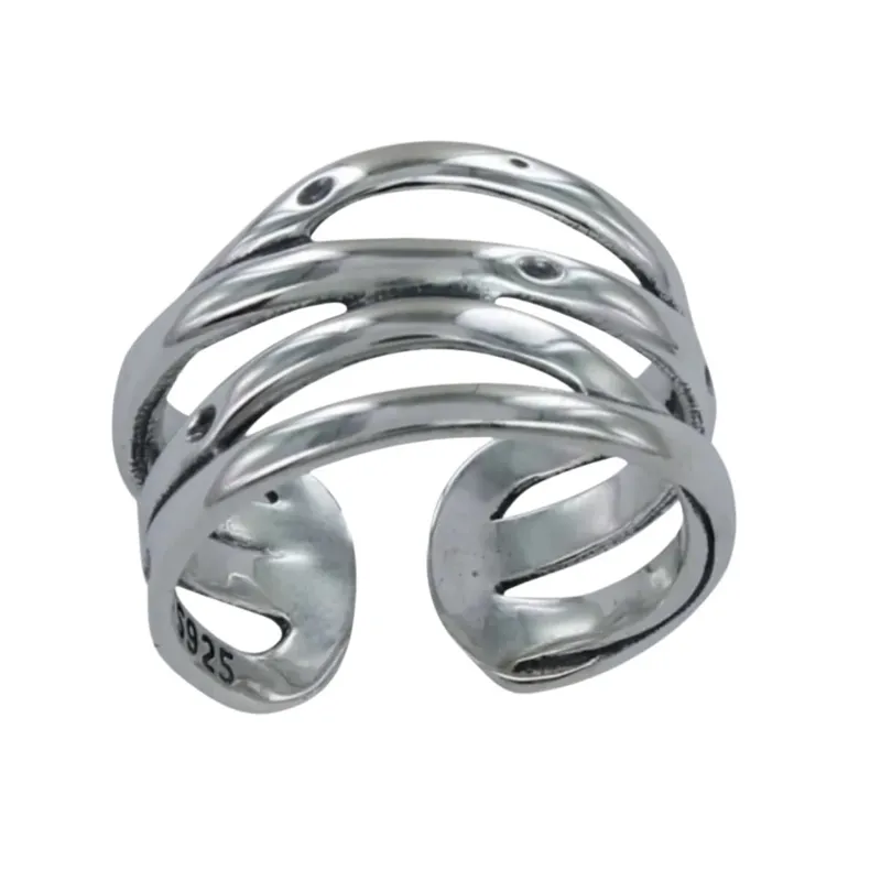 Reeves and Reeves Four Line Dotted Ring