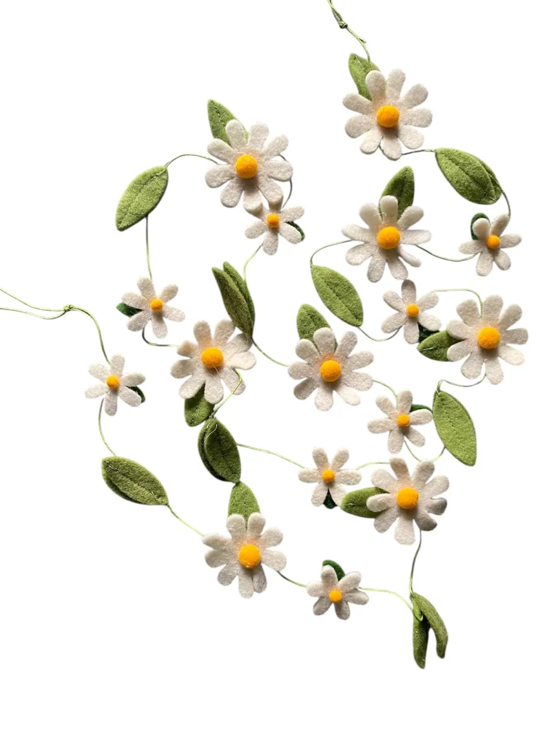 Shoeless Joe Daisy Chain Garland